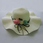 Sensational Straw Hat with flowers - White